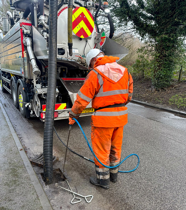Regular high-pressure water jetting, vacuum tanker removal, and interceptor cleaning form part of MRMS’s preventative maintenance programmes. These services protect sites from operational disruptions and compliance risks linked to environmental discharge standards